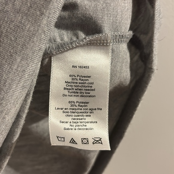 Size xl , color is gray - Picture 5 of 6